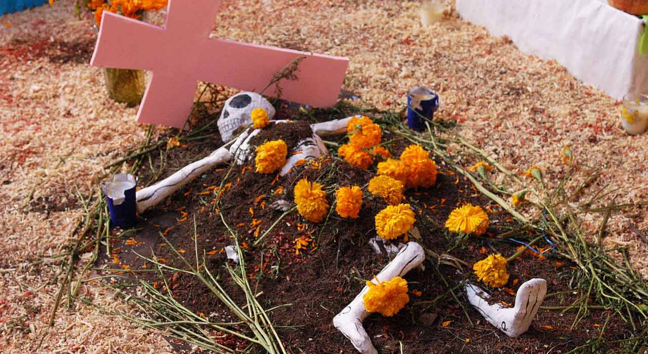 Day of the dead, festivals celebrating the dead