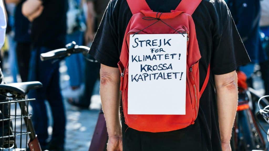 Bios_Urn_Wordpress_Swedish_student_leader_wins_EU_pledge_to_spend_billions_on_climate_Body_Text_1_Photo_by_Photo_by_Markus_Spiske_on_Unsplash