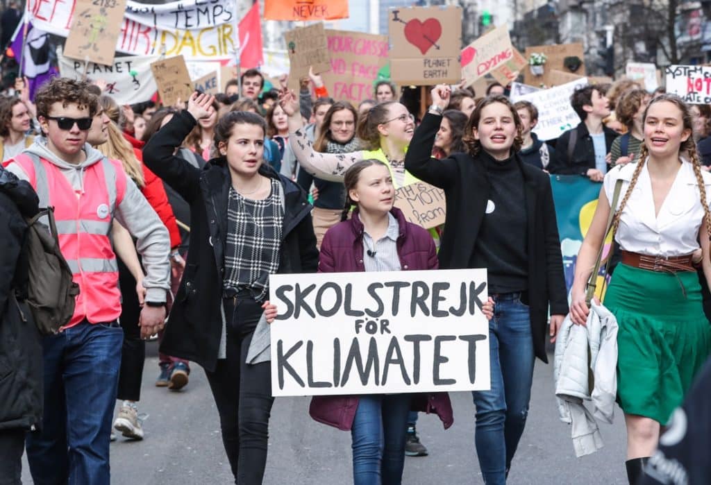 Bios Urn Blog: Swedish student leader Greta Thunberg and Anuna Anuna De Wever, a Belgian climate student activist win EU pledge to spend billions on climate change
