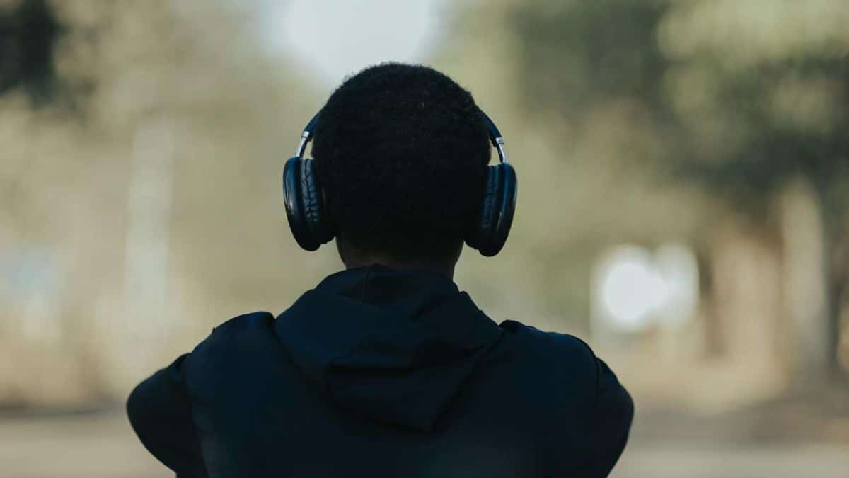 Best Podcasts About Death and Grief to Listen To